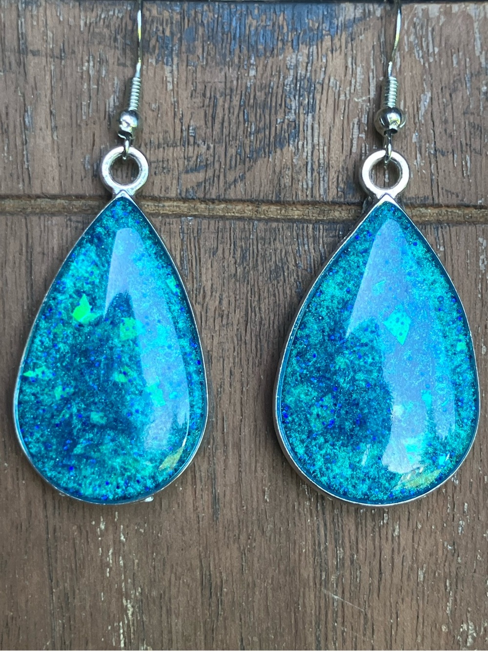 Blue opal inspired teardrop resin dangle earrings - Picture 4 of 6